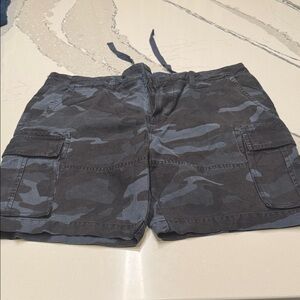 Lucky Brand Men’s Dark Camouflage Cargo Shorts 36 Waist